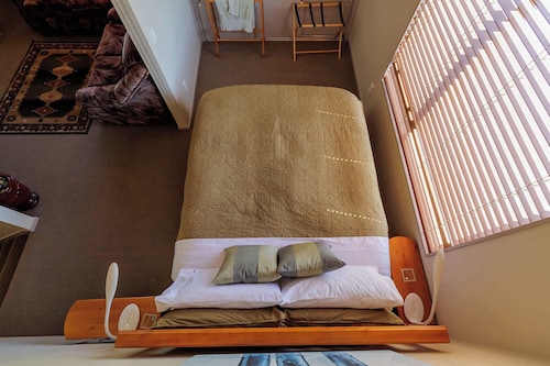 The Boat Shed - Lake Ōkareka Views, Sleeps 4