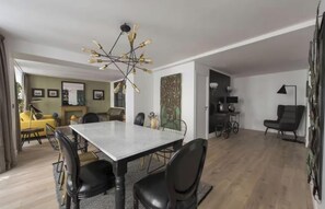 Interior - A CENTRAL PARISIAN EXPERIENCE WITH MODERN CONVENIENCES IN THE ICONIC LE MARAIS (Paris)