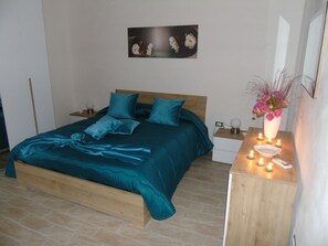 3 makuuhuonetta, vuodevaatteet