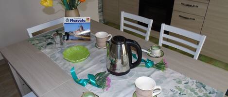Microwave, oven, stovetop, cookware/dishes/utensils