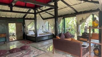 1 chambre, fer et planche à repasser, draps fournis