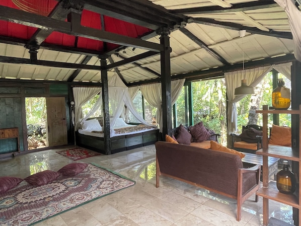 1 chambre, fer et planche à repasser, draps fournis