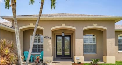 Family Friendly - Private Pool - Sleeps 10