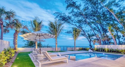 Luxury 7 BR Beach House w/ Private Pool. Direct Views of the Gulf of America!