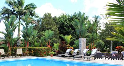 Peacock Country Estate with 7 bedrooms, WiFi, fitness room in serene La Fortuna