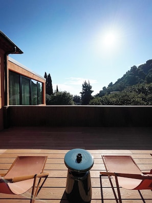 Apartamento superior, vários quartos, terraço, vista para o resort | Vista para o resort