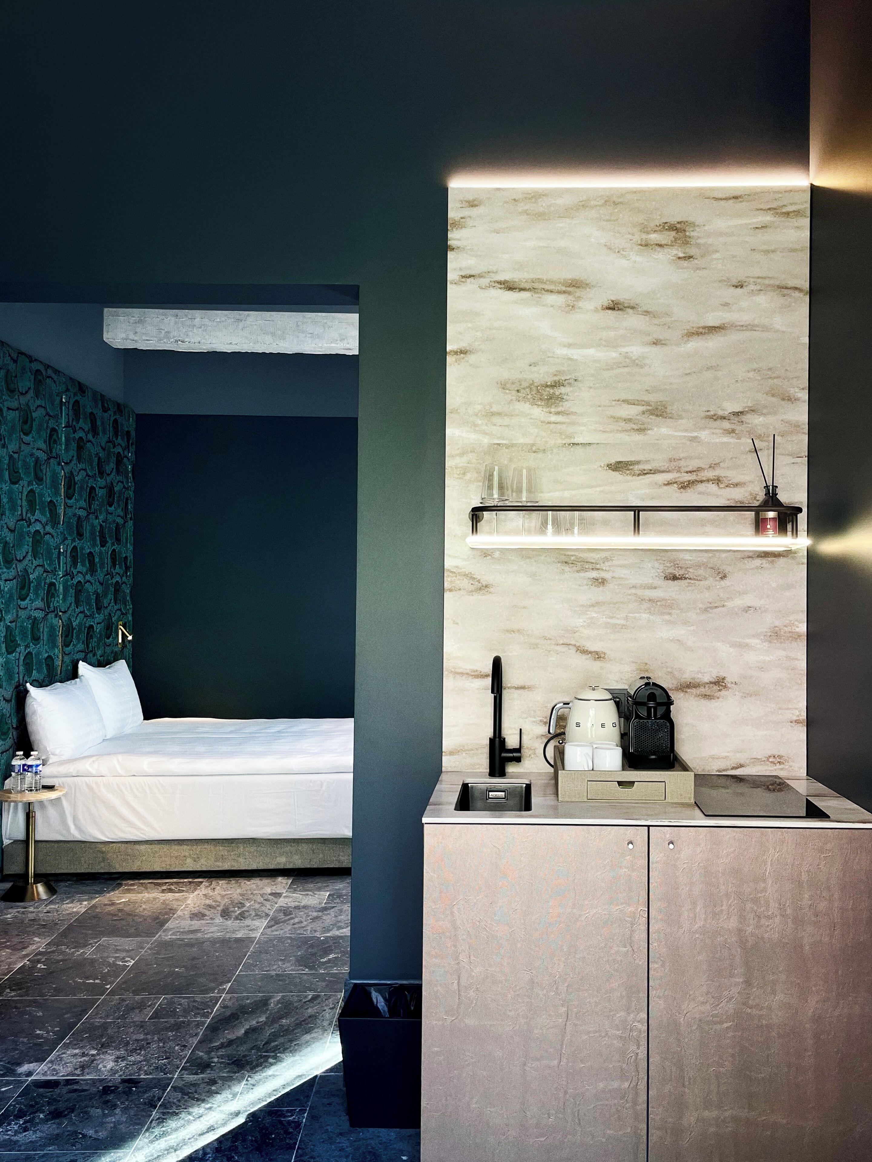 Family Room, Terrace, Courtyard Area | Private kitchenette | Stovetop, coffee/tea maker, electric kettle, griddle