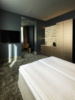 Superior Room, Multiple Bedrooms | Private kitchen | Stovetop, coffee/tea maker, electric kettle, griddle - Eze Beach Residence (Èze)