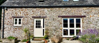 The Hay Loft 5 Bedroom Farmhouse near Bude & Crakington Haven Surf Beaches