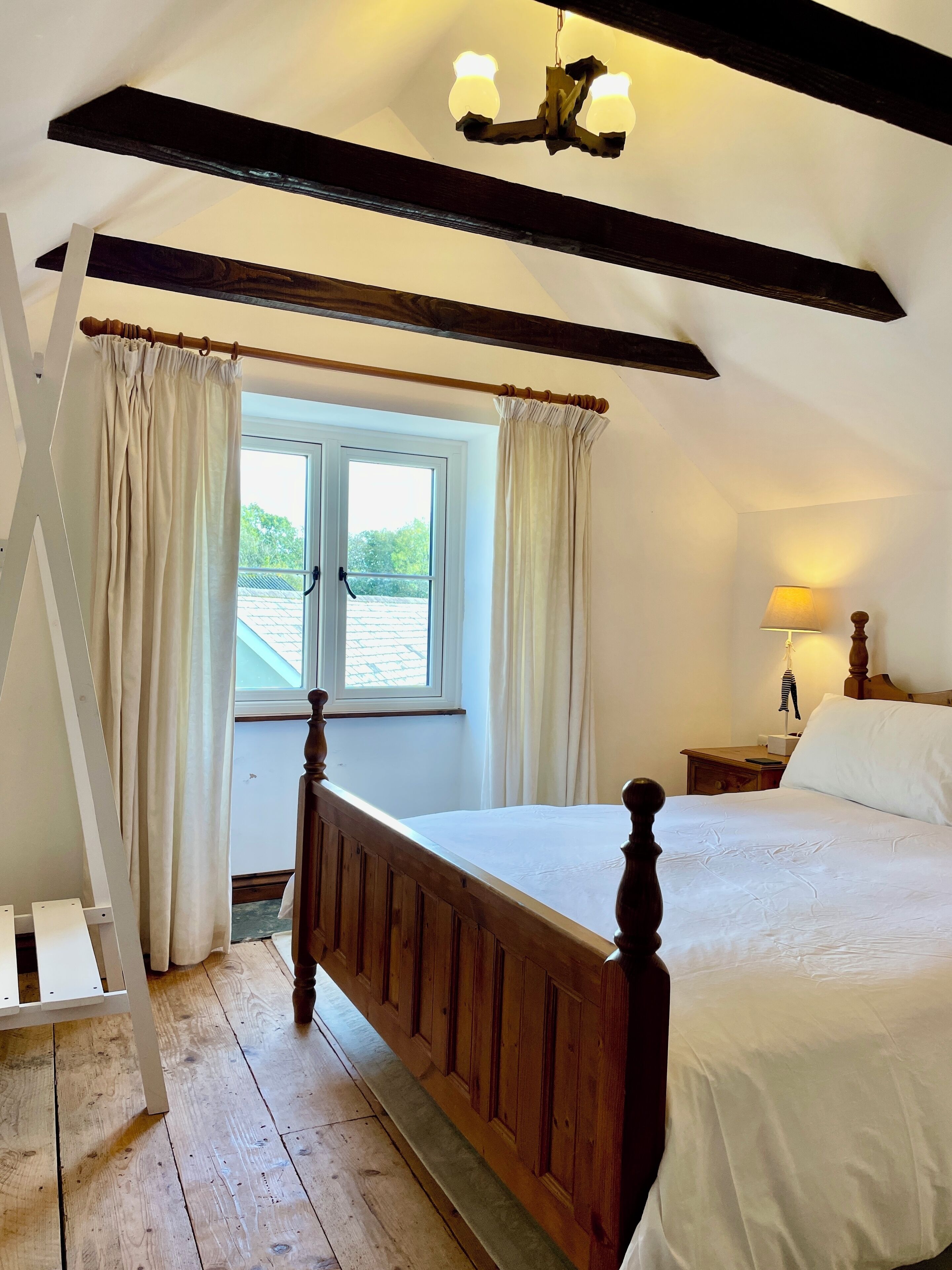 5 chambres, fer et planche à repasser, lit parapluie, Wi-Fi gratuit