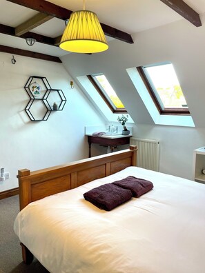 5 slaapkamers, een strijkplank/strijkijzer, reisbedje, gratis wifi