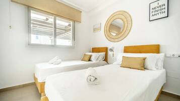 2 slaapkamers, een strijkplank/strijkijzer, gratis wifi, beddengoed