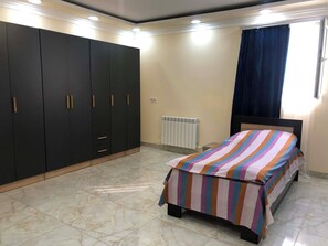 2 室のベッドルーム、アイロン / アイロン台、WiFi、ベッドシーツ