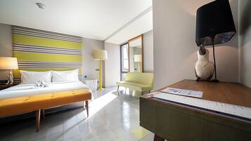 Deluxe Corner with Complimentary Treats | View from room