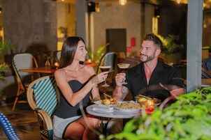 Couples’ dining