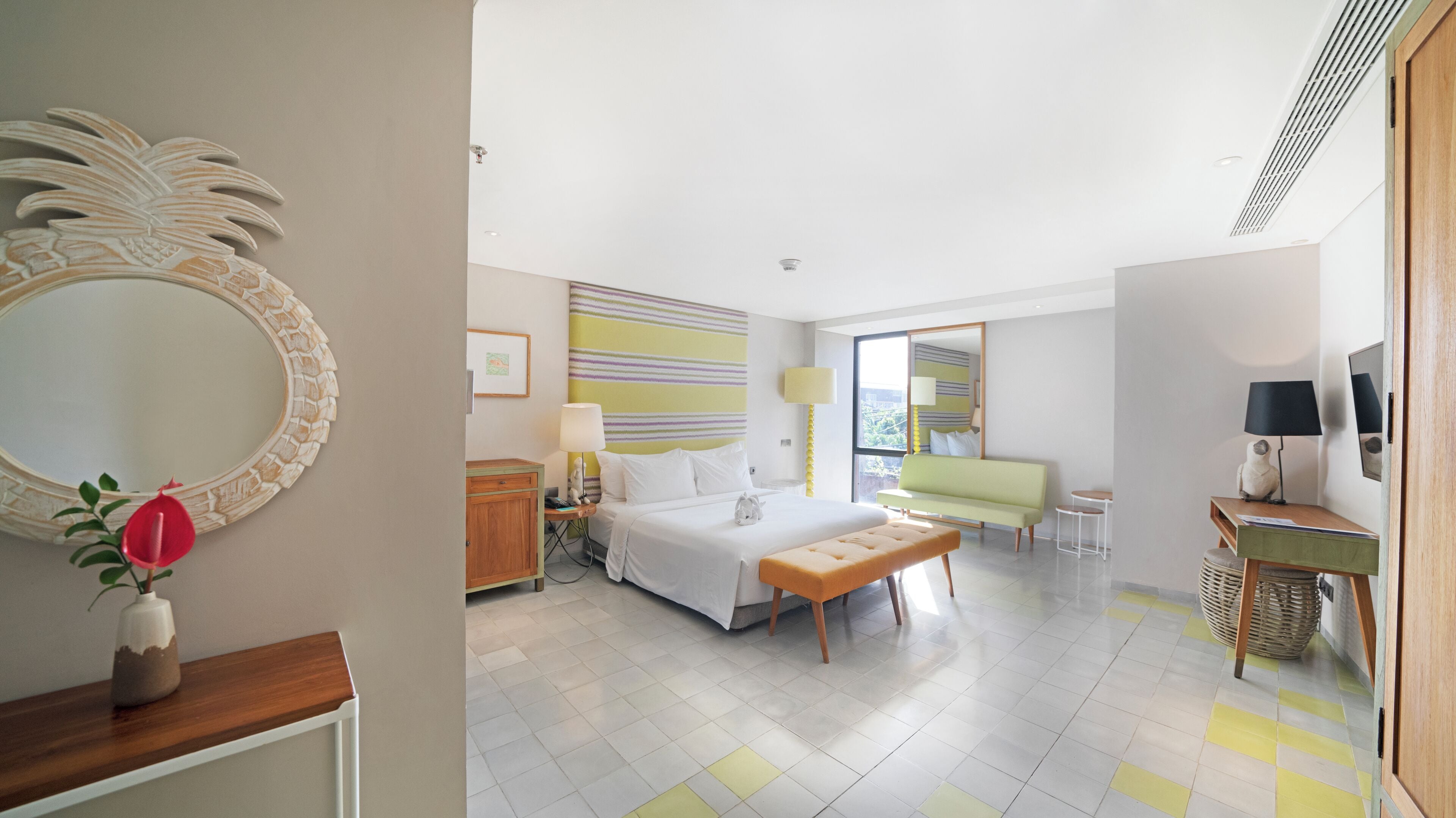 Chambre Deluxe, en angle (with Complimentary Treats) | Literie de qualité supérieure, coffres-forts dans les chambres, bureau