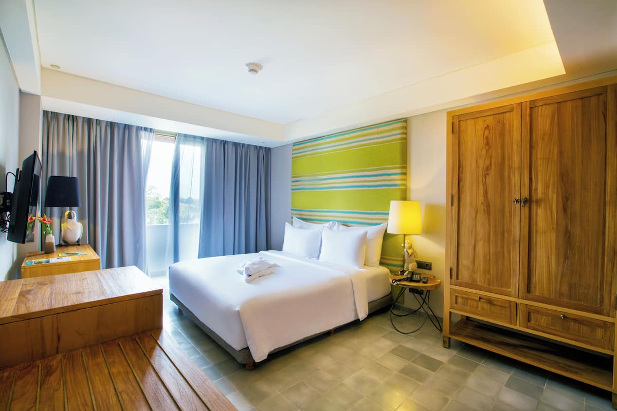 Deluxe Balcony | 1 dormitorio, ropa de cama de alta calidad, caja fuerte y escritorio
