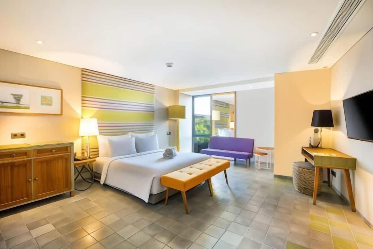 1 bedroom, premium bedding, in-room safe, desk