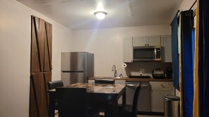 Private kitchen - Tranquil Tiny Home Retreat with Modern Comforts in Cobb County (Marietta)