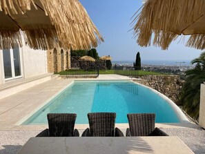 室外游泳池，恒温泳池