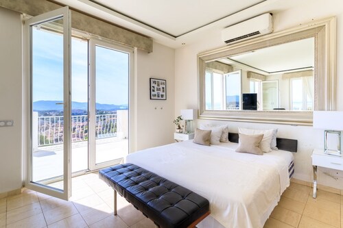 Grande villa, 6 chambres, vue mer, montagne & ville de Cannes