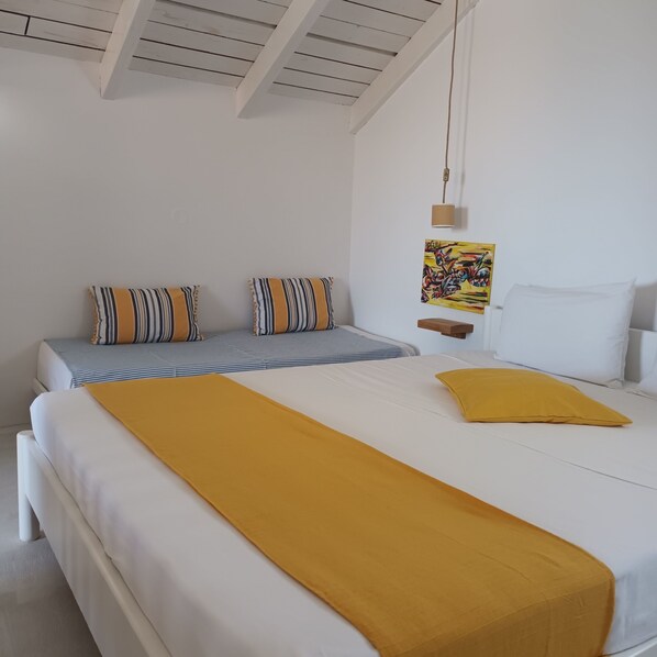 1 chambre, fer et planche à repasser, draps fournis