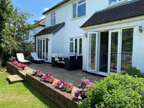 Garden - The Coniston Rooms (Kings Langley)