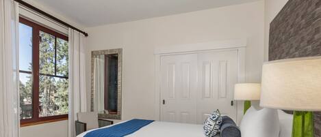 1 soverom, strykejern/-brett, wi-fi og sengetøy