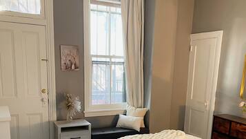 2 bedrooms, desk, free WiFi, bed sheets