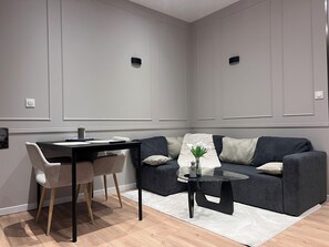 Interior - AppartNuit (Le Creusot)