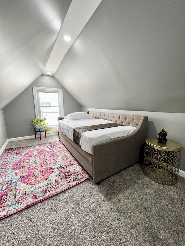 4 bedrooms, desk, iron/ironing board, free WiFi