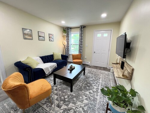 Amazing Deal: Spacious 4-Bed, 2-Bath Duplex Apartment!