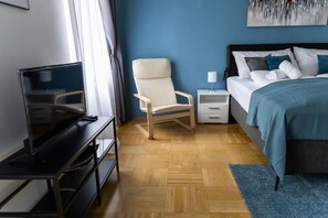 1 bedroom, desk, travel cot, WiFi