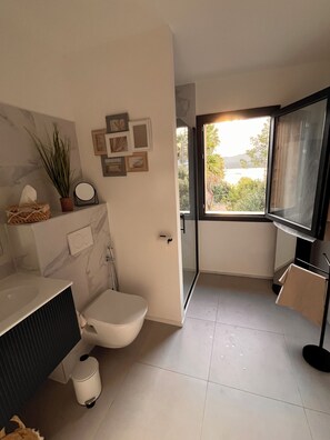 تجهيزات دش، مجففات شعر، مناشف