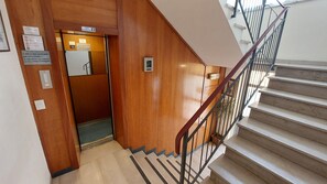Elevator - Hotel Etrusco (Sesto Fiorentino)