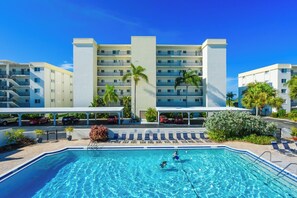 Pool - Sunsets and Sand 2 Bed 2 Bath Siesta Key Beach with Full Gulf Views (Siesta Key)