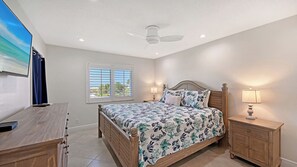 2 bedrooms, iron/ironing board, WiFi, bed sheets - Sunsets and Sand 2 Bed 2 Bath Siesta Key Beach with Full Gulf Views (Siesta Key)