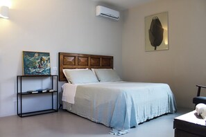 1 habitación, escritorio, tabla de planchar con plancha y wifi gratis 