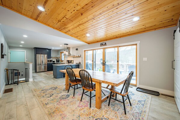 Dining - Modern Dog Friendly Farmhouse Fun by Deep Creek Lake (McHenry)