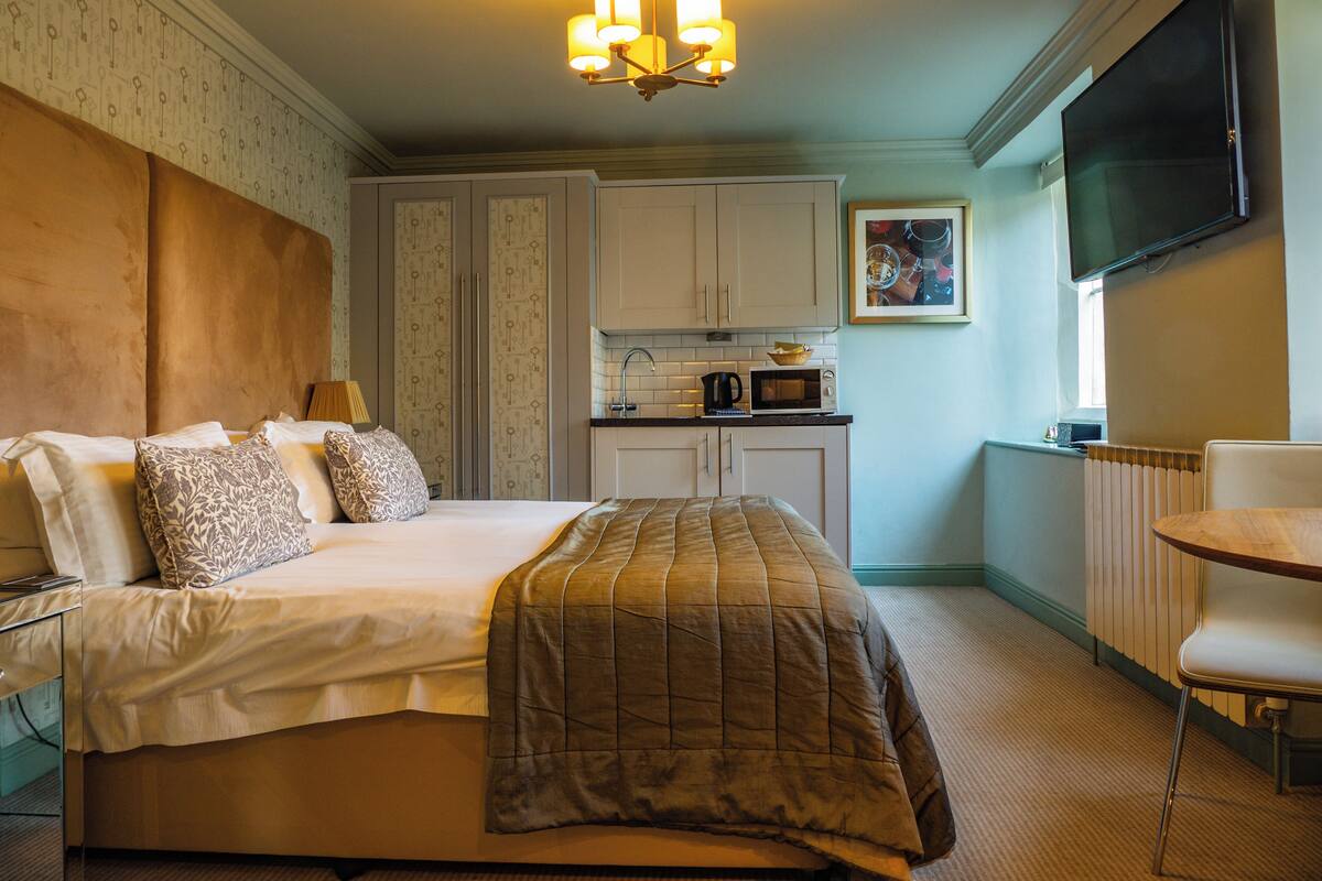 1 bedroom, iron/ironing board, free WiFi
