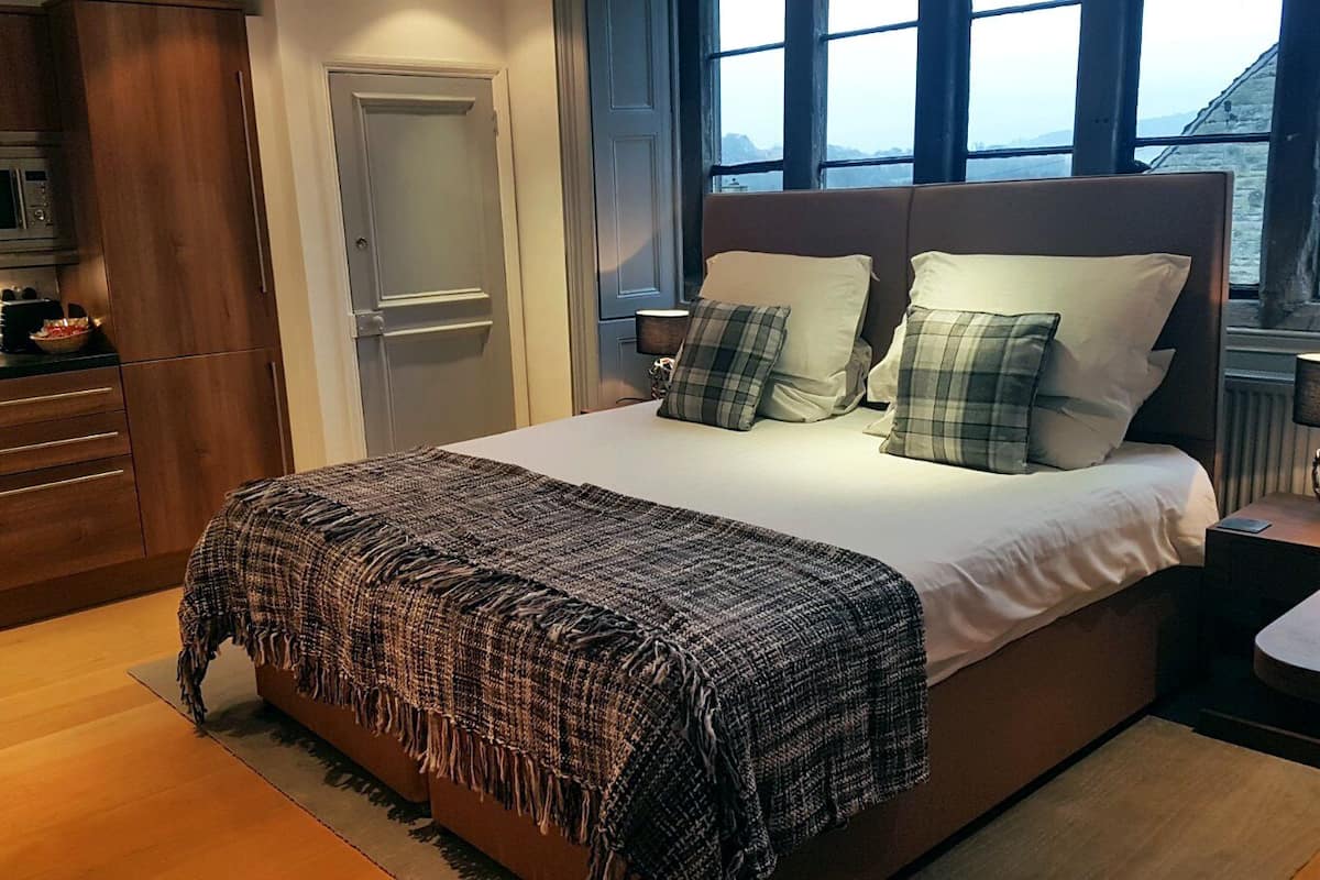 Standard Room, Garden View | 1 bedroom, iron/ironing board, free WiFi