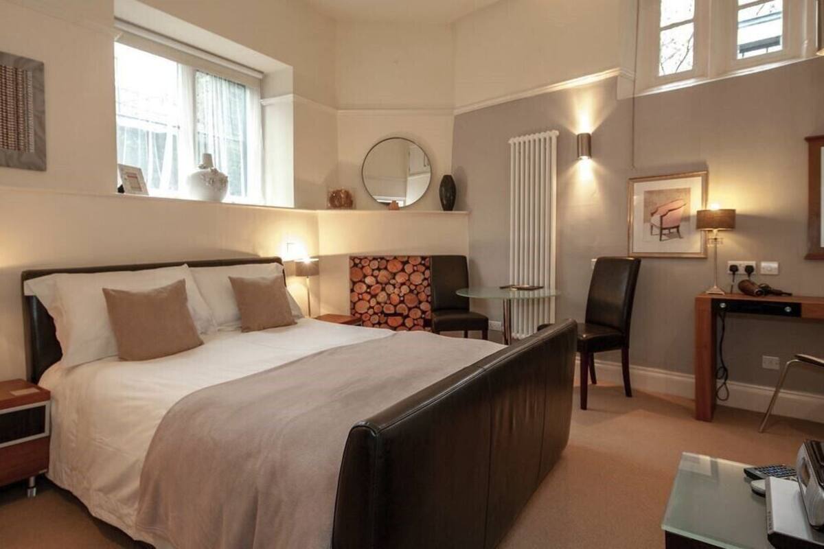 1 bedroom, iron/ironing board, free WiFi