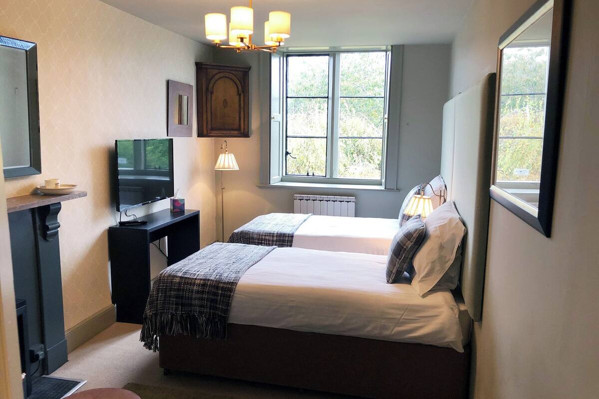 1 bedroom, iron/ironing board, free WiFi