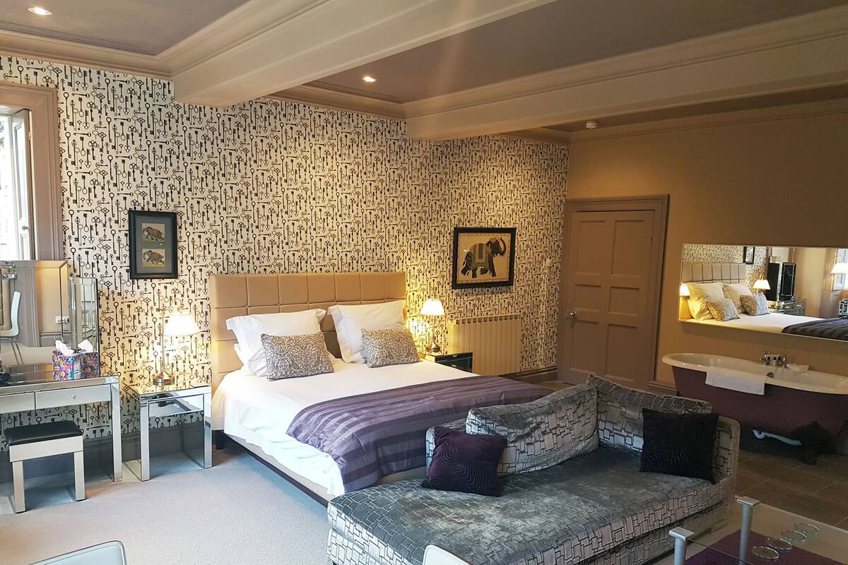 Executive Apartment, Garden View | 1 bedroom, iron/ironing board, free WiFi
