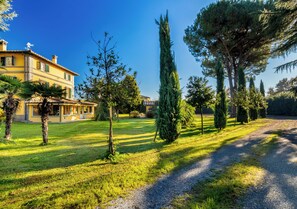 Property grounds - *Elegant Villa*with Private Park-10 min from LUCCA (Capannori)