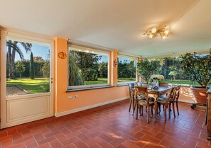 Dining - *Elegant Villa*with Private Park-10 min from LUCCA (Capannori)