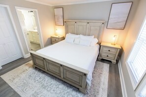 4 bedrooms, iron/ironing board, travel crib, WiFi - Hendrix Hideaway (Lexington)