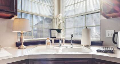 Charming Re-Designed South Tulsa Retreat Offers A Tranquil Stay!