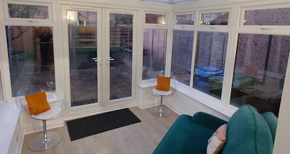 RF-Entire House -Central Scotland-Falkirk| Self-Check-in |Pet-friendly | Parking