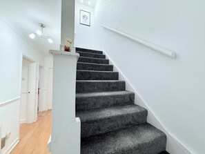 Interior - RF-Entire House -Central Scotland-Falkirk| Self-Check-in |Pet-friendly | Parking (Falkirk)